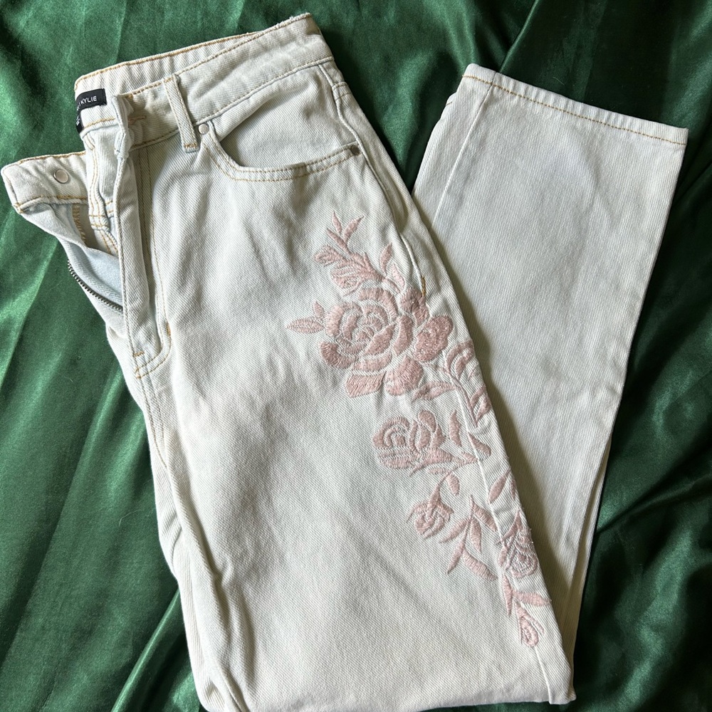 Light wash Kendall Kylie jeans